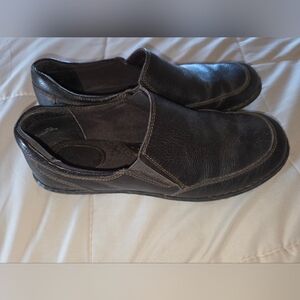 B.O.C. Brown Leather Loafers EUC 9